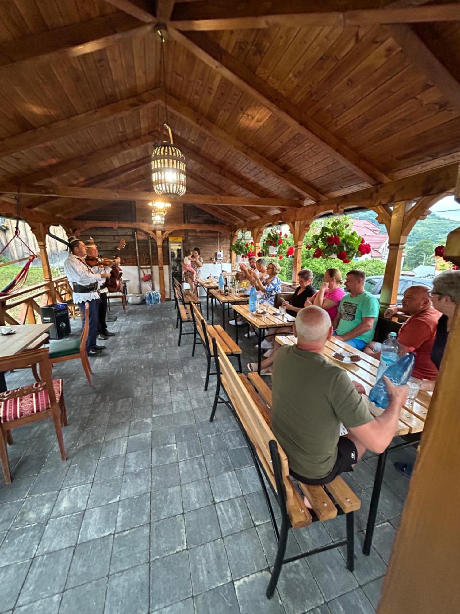 Hotel Casa Cu Magnolii Poienile Izei Exteriér fotografie