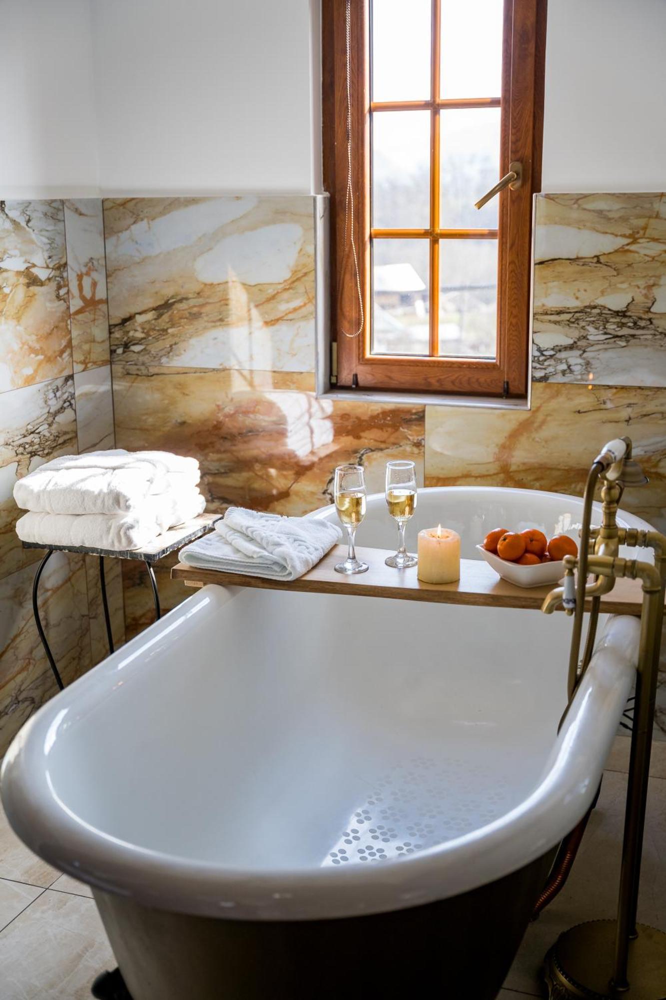 Hotel Casa Cu Magnolii Poienile Izei Exteriér fotografie