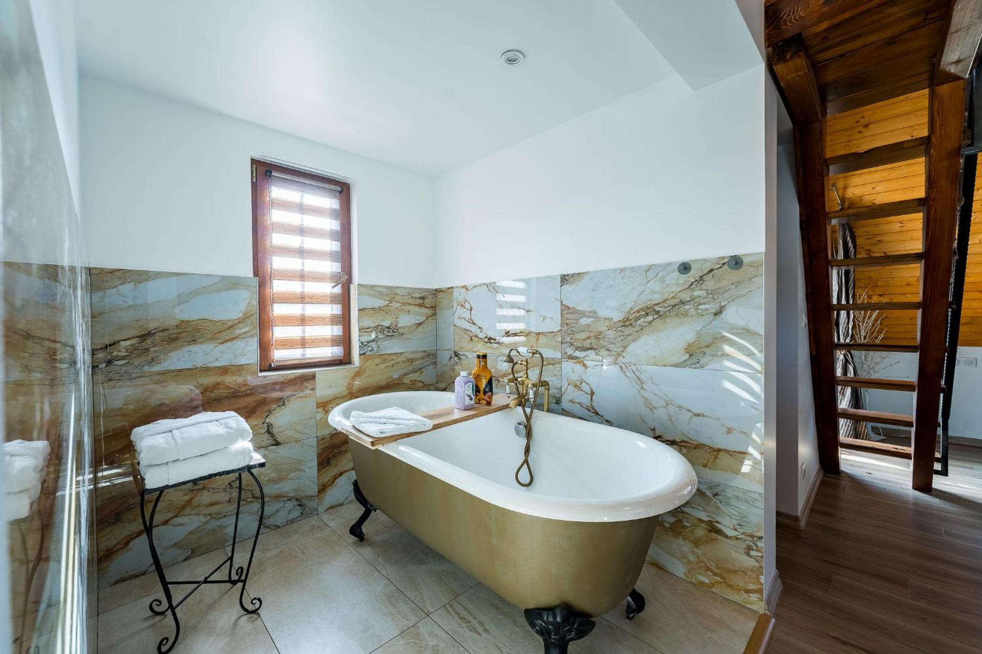 Hotel Casa Cu Magnolii Poienile Izei Exteriér fotografie